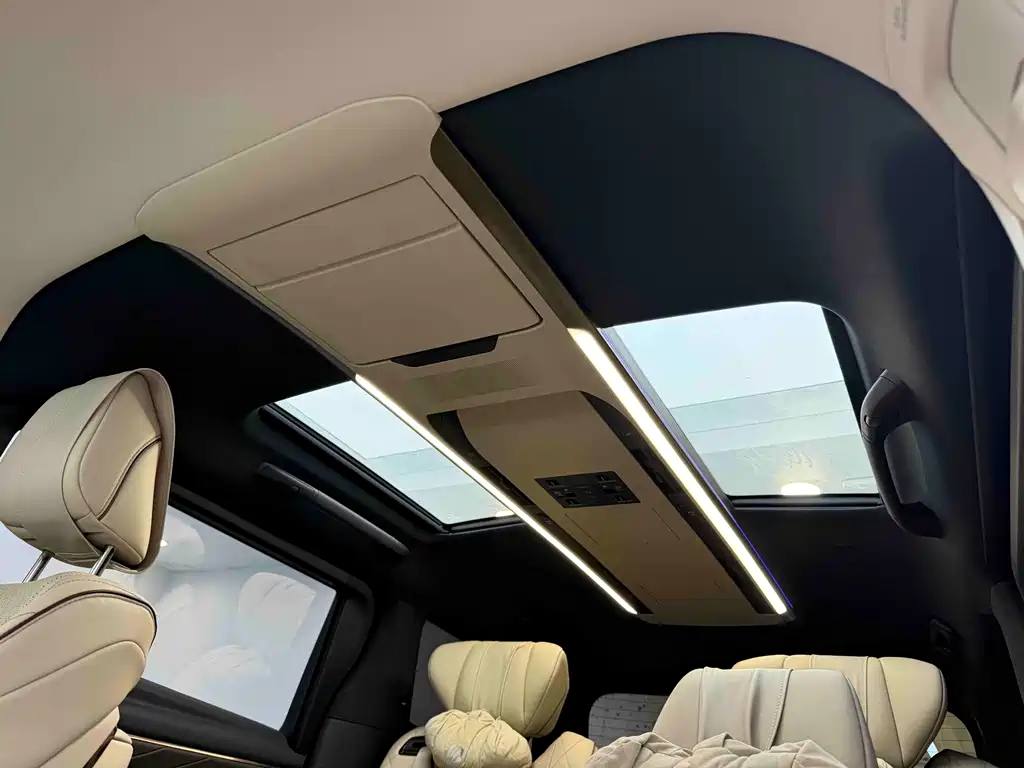 Toyota Alphard 2024 — фото 13