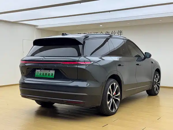 NIO ES8 2023
