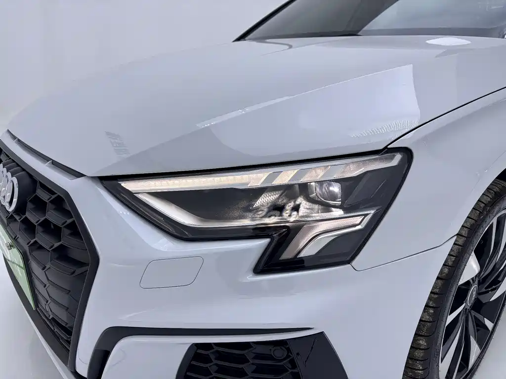 Audi A3 2023 — фото 27