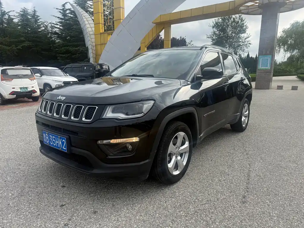 Jeep Compass 2017 — фото 1