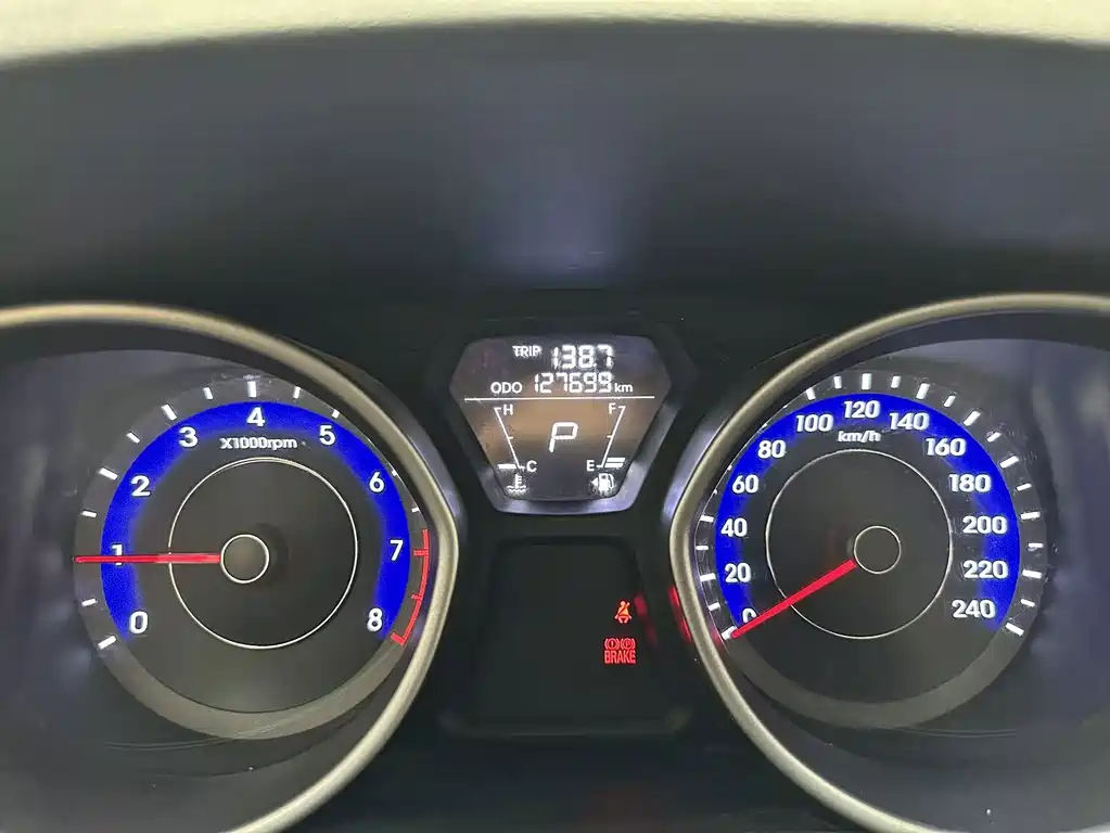 Hyundai Elantra Langdong 2015 — фото 4