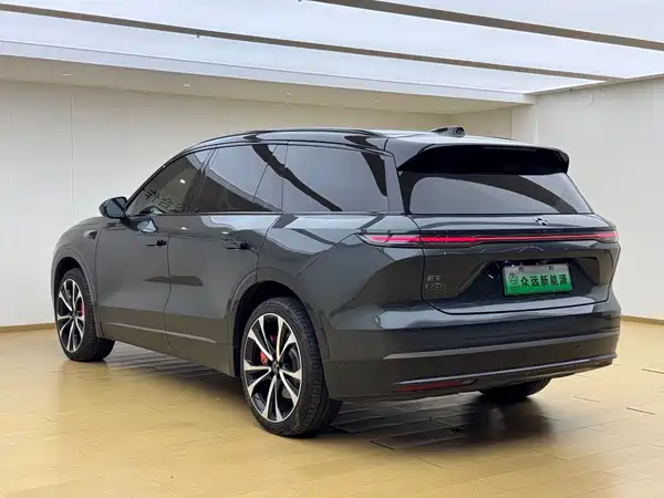 NIO ES8 2023