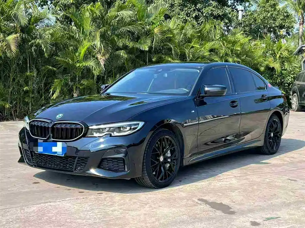 BMW 3 Series 2022 — фото 1
