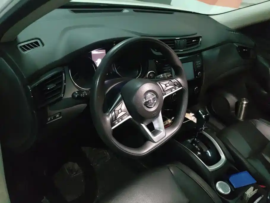 Nissan X-Trail 2018 — фото 12