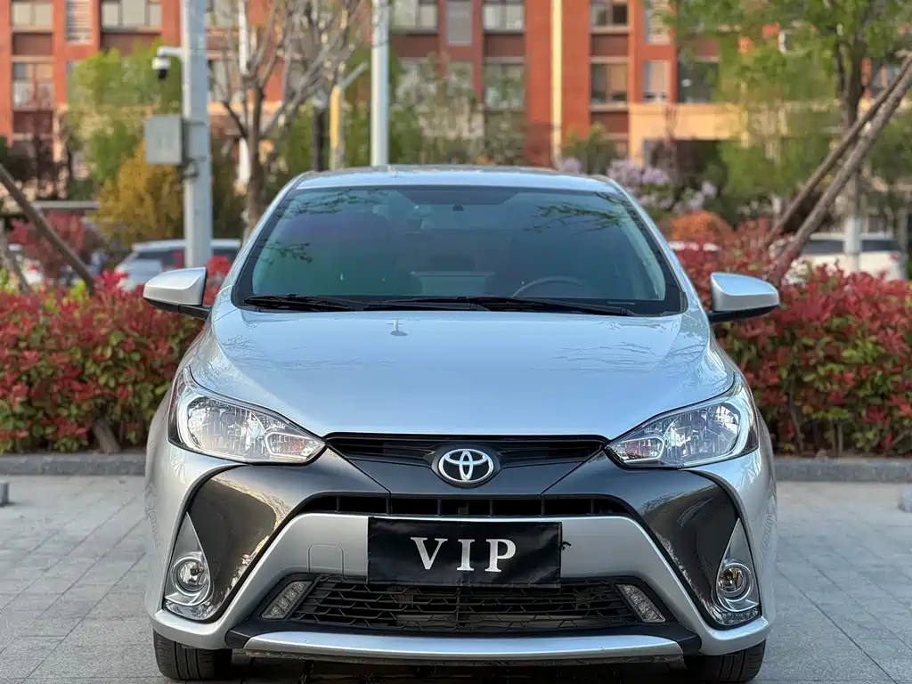 Toyota Yaris L 2022 — фото 2