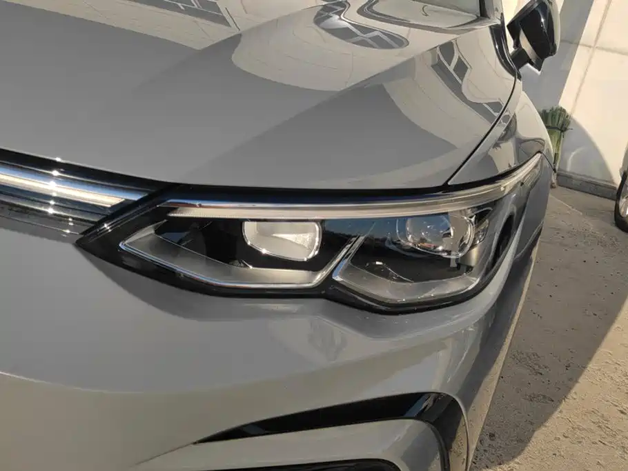 Volkswagen Golf 2023