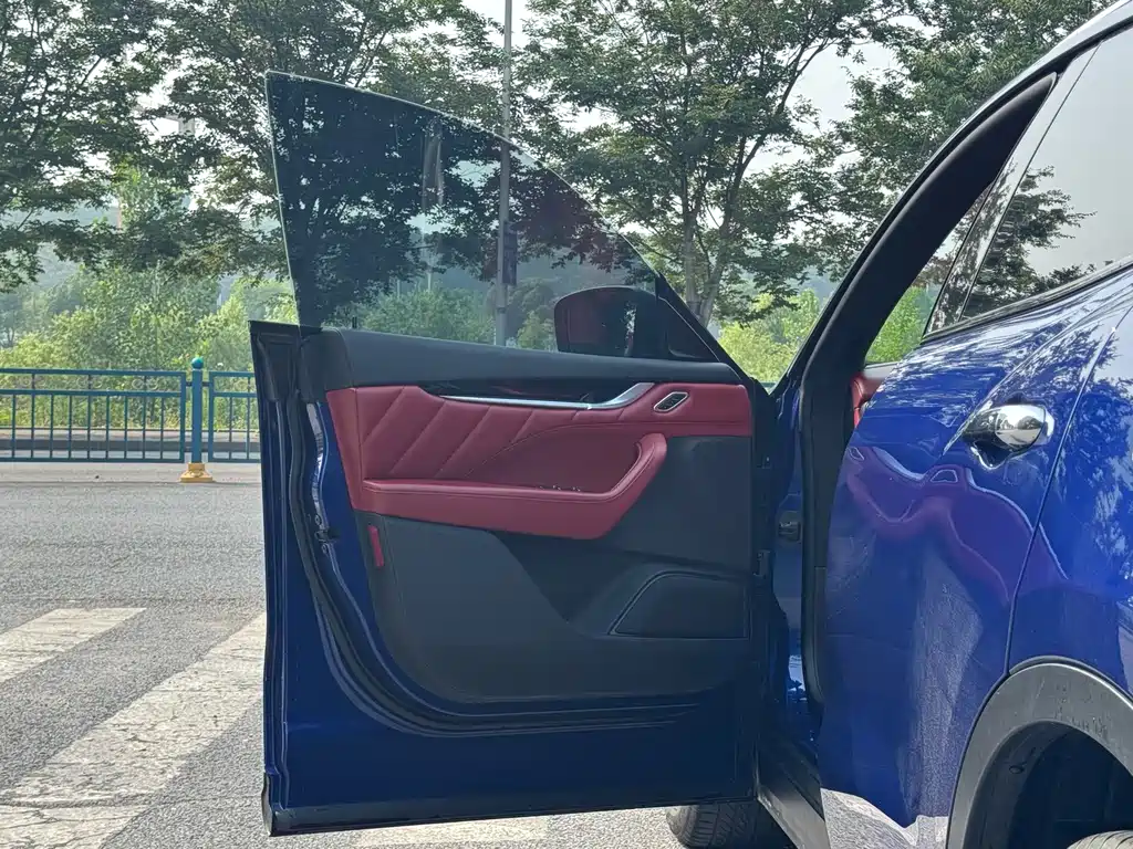 Maserati Levante 2021