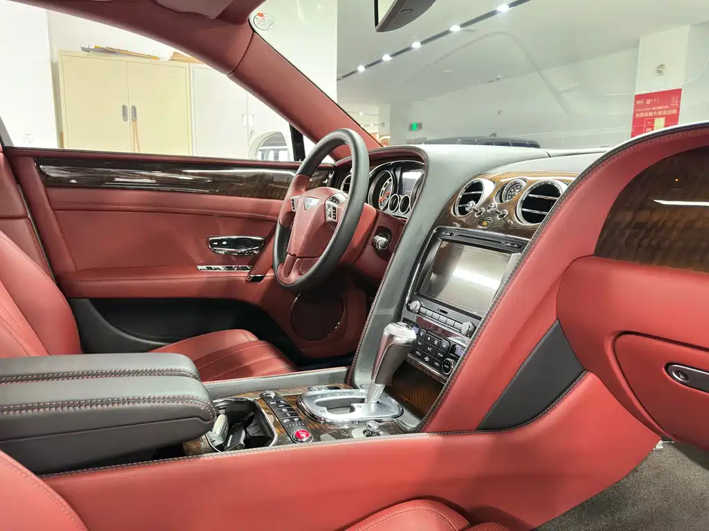 Bentley Flying Spur 2014 — фото 18