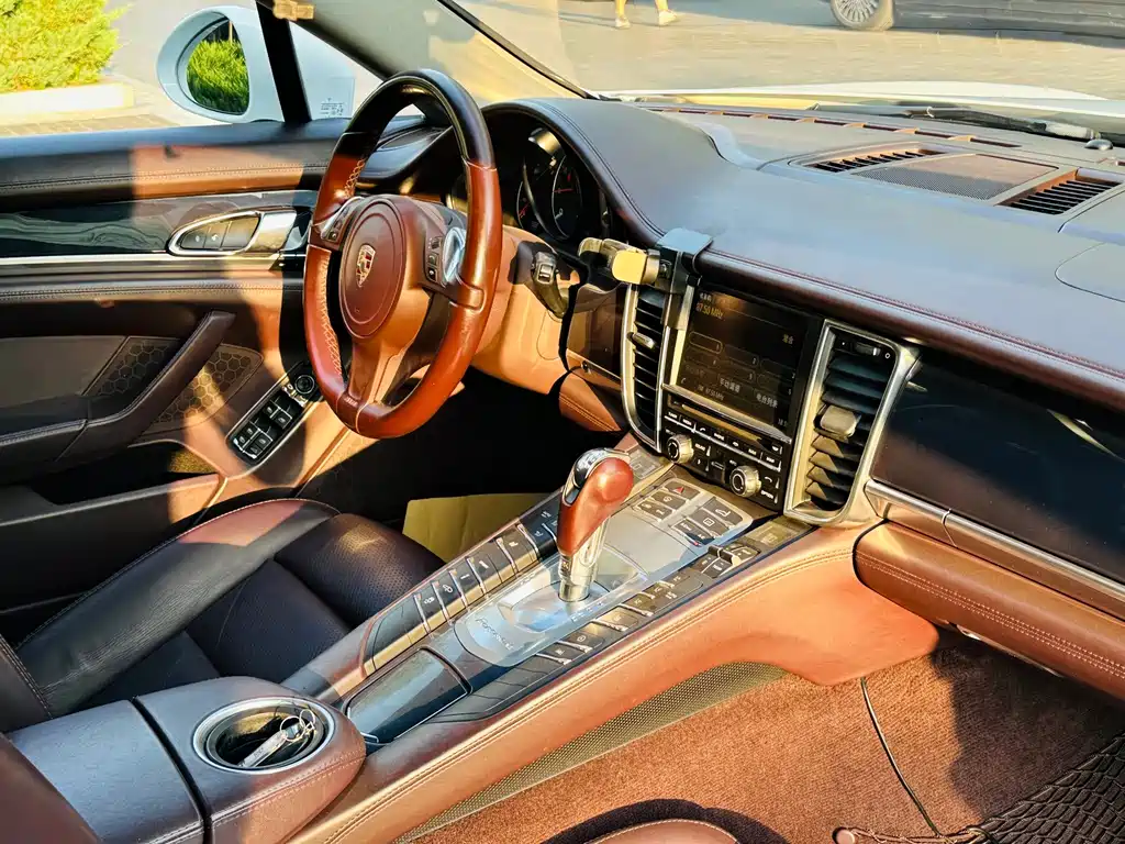 Porsche Panamera 2015 — фото 21