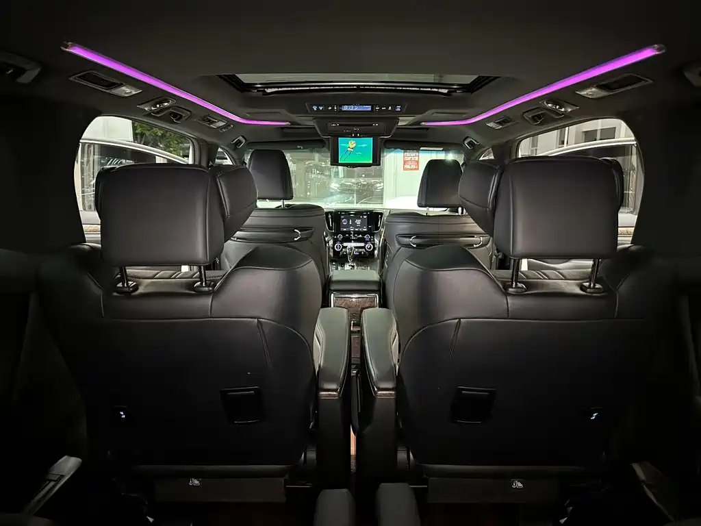 Toyota Alphard 2018 — фото 9
