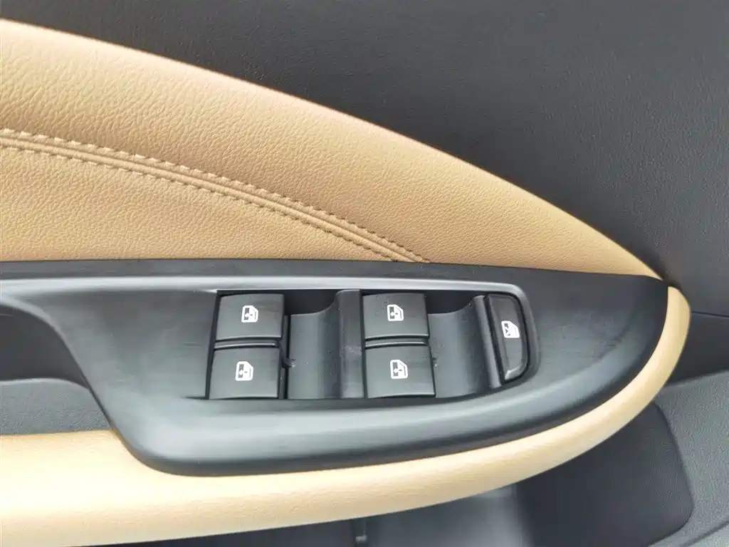 Buick Excelle 2018 — фото 9