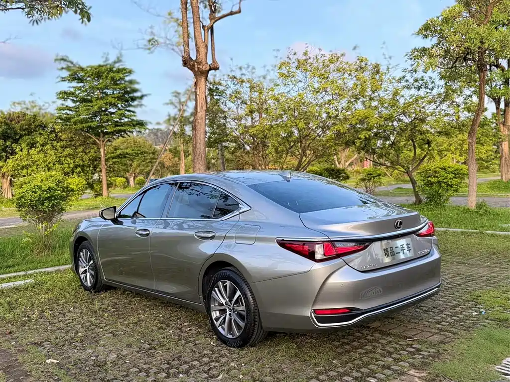 Lexus ES 2021 — фото 4