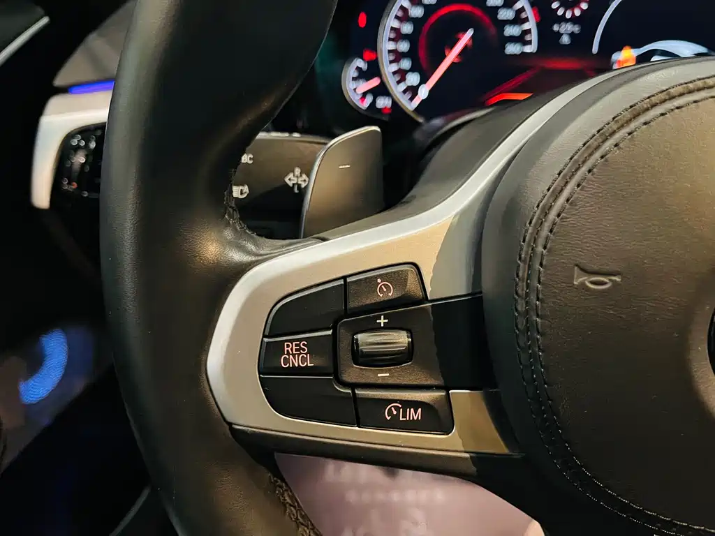 BMW 6 Series GT 2018 — фото 15