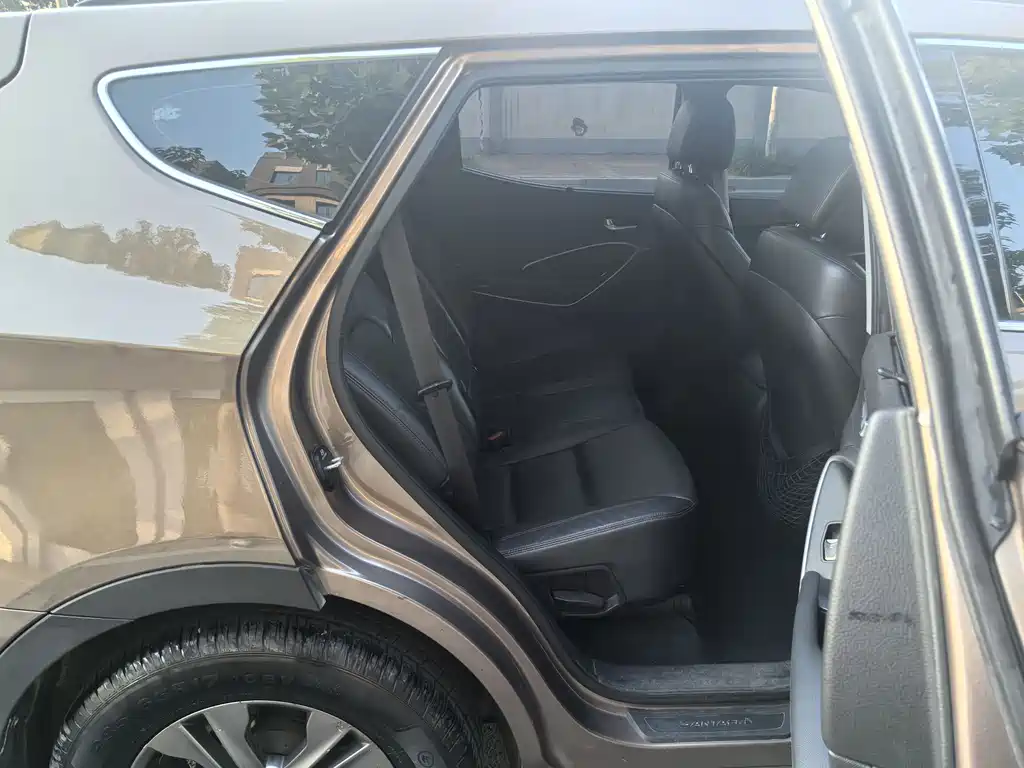 Hyundai Santa Fe 2015 — фото 18
