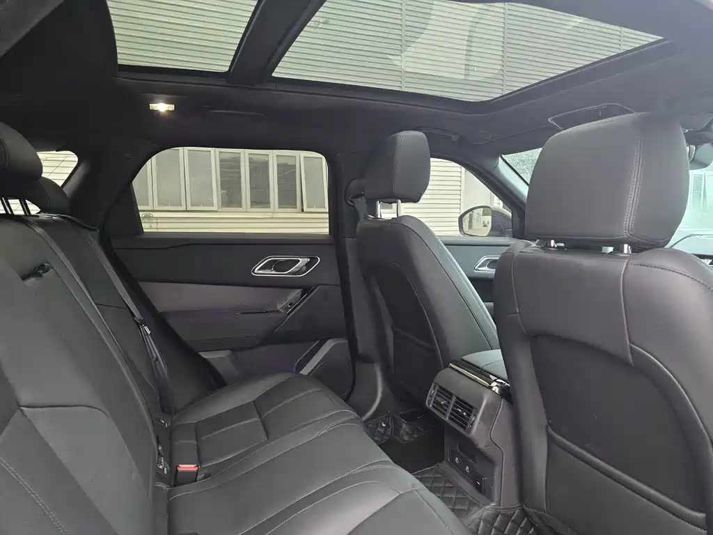 Land Rover Velar 2025 — фото 11