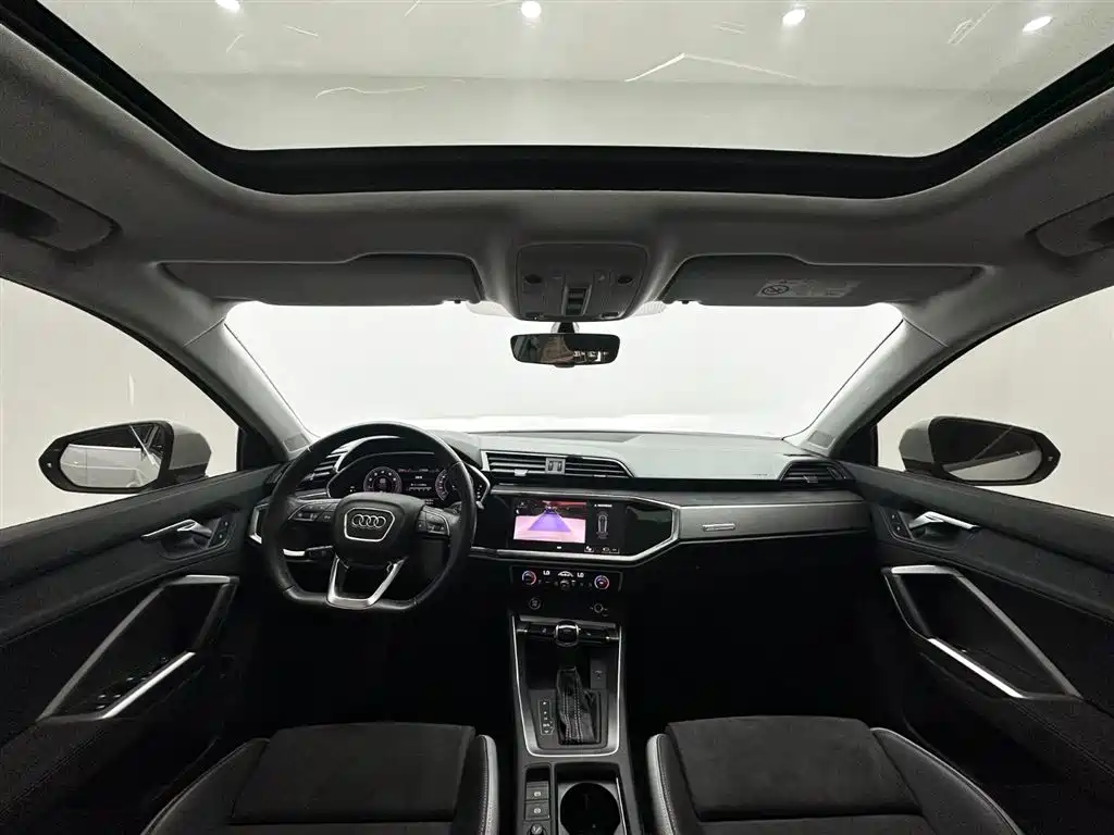 Audi Q3 2023 — фото 10