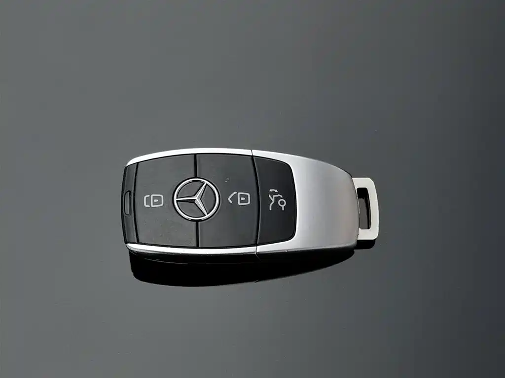 Mercedes-Benz E-Class 2018 — фото 19