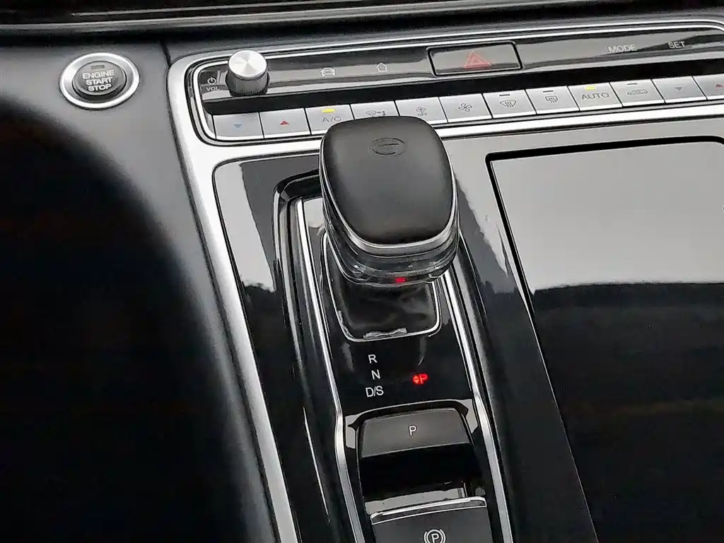 GAC Motor Trumpchi M8 2022 — фото 13