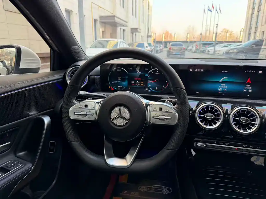 Mercedes-Benz A-Class 2022 — фото 8
