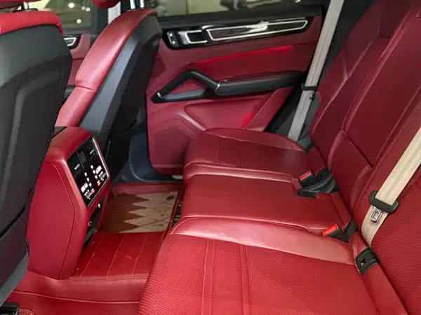Porsche Cayenne 2023