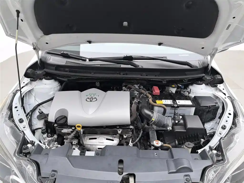 Toyota Yaris L 2018 — фото 6
