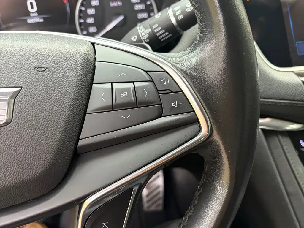 Cadillac XT5 2019 — фото 11