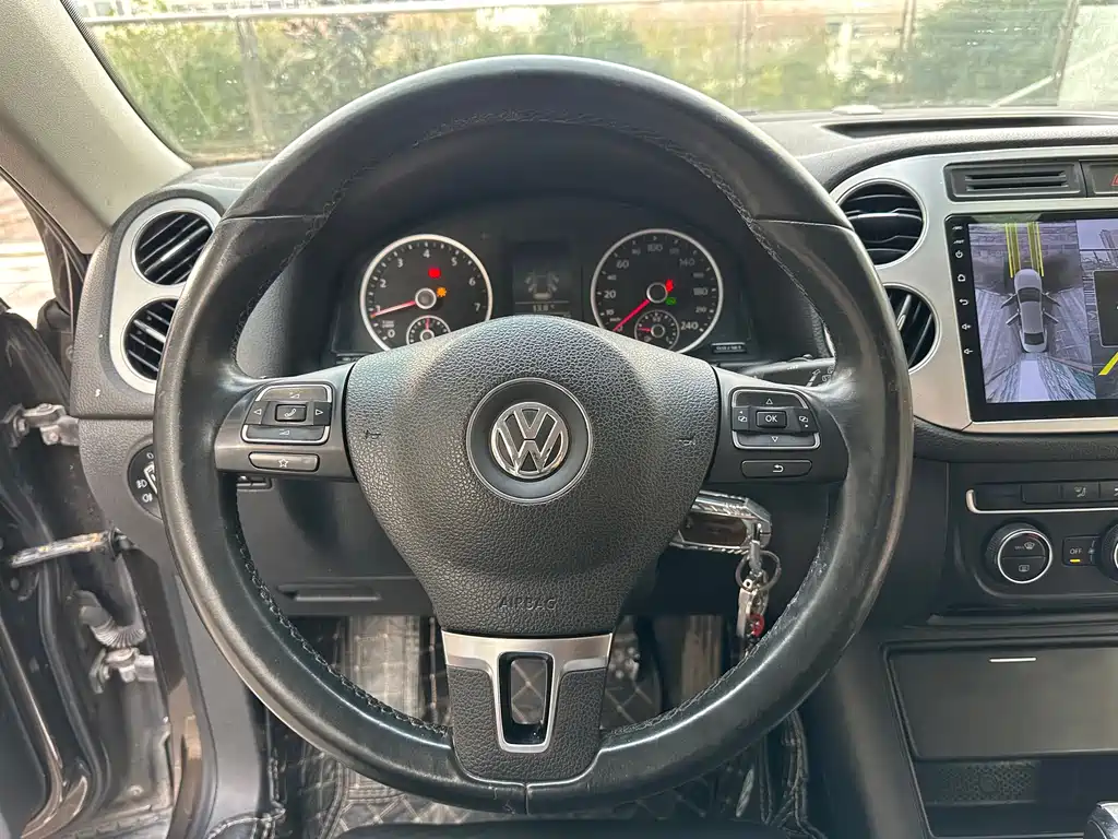 Volkswagen Tiguan 2016 — фото 15
