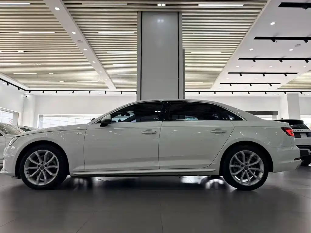 Audi A4L 2019
