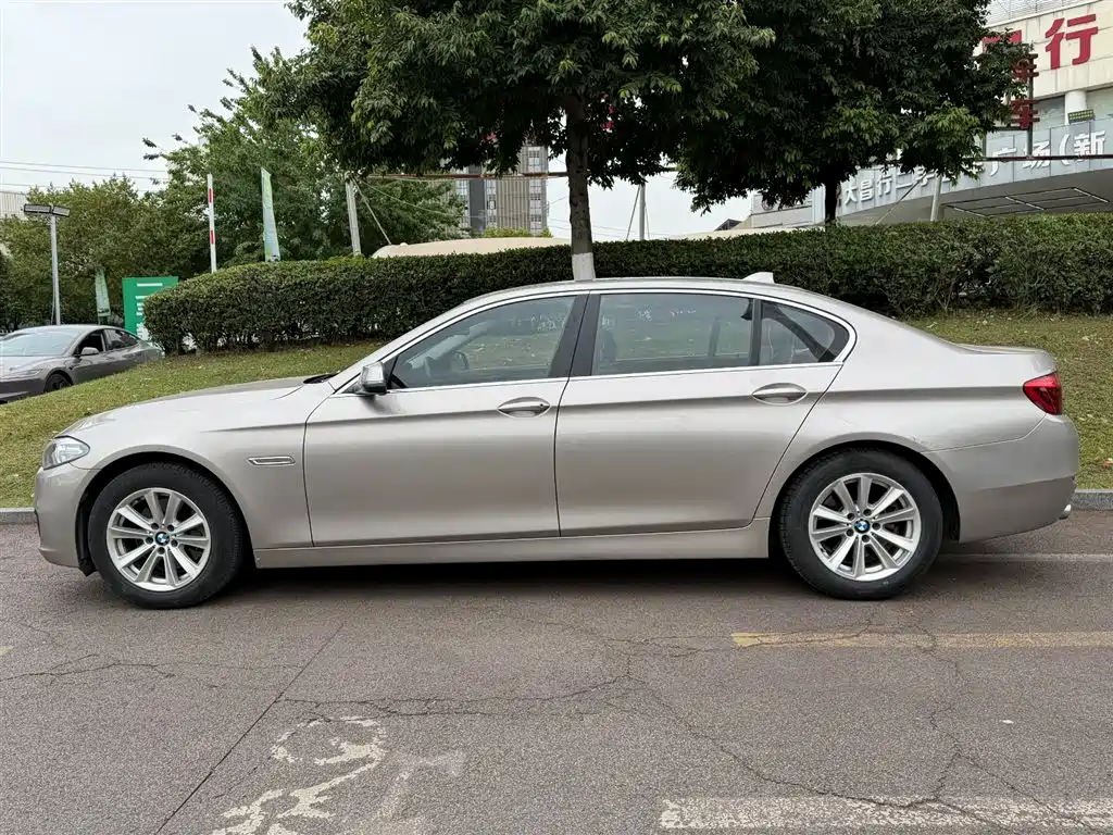 BMW 5 Series 2016 — фото 3