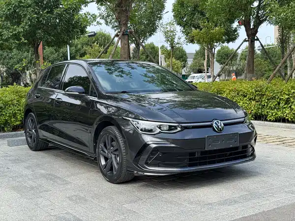 Volkswagen Golf 2021
