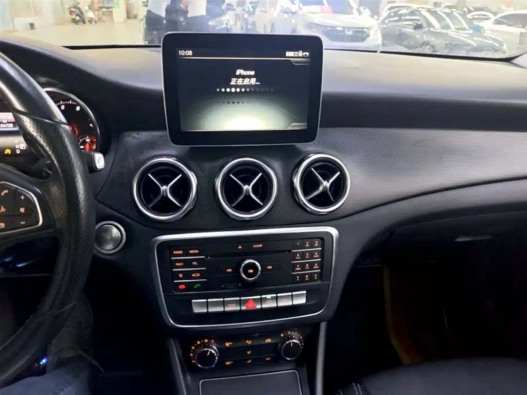 Mercedes-Benz GLA 2018 — фото 13