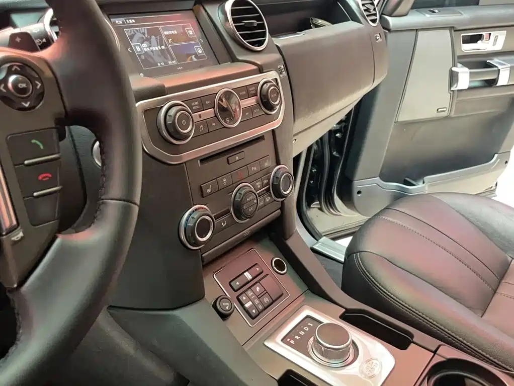 Land Rover Discovery 2016 — фото 10