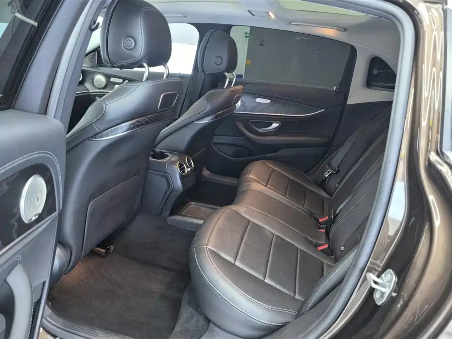 Mercedes-Benz E-Class 2018 — фото 10