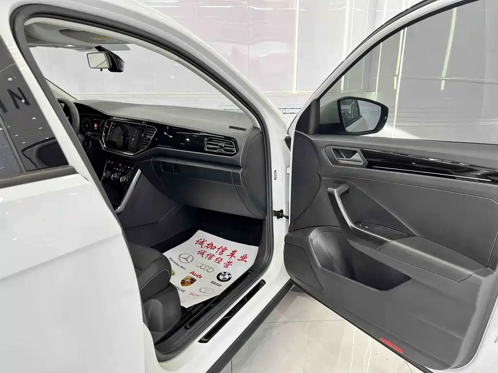 Volkswagen T-Roc 2022 — фото 18