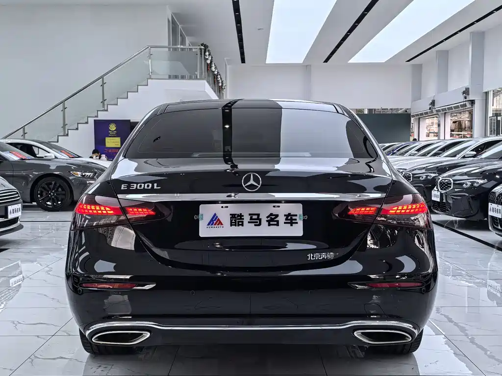 Mercedes-Benz E-Class 2022 — фото 14