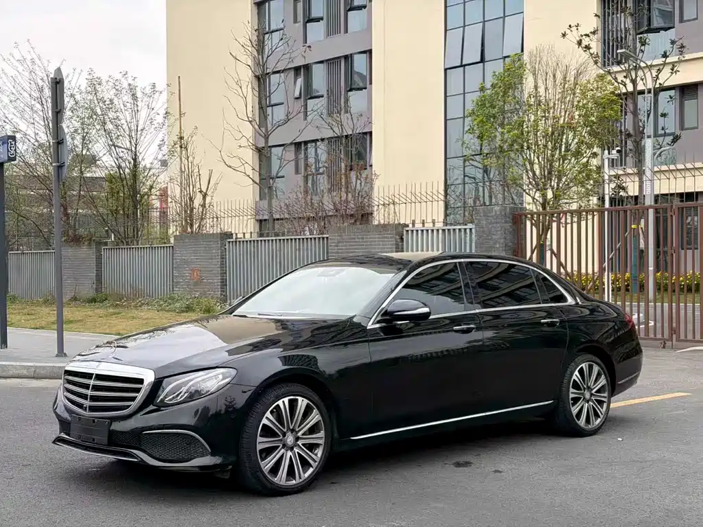 Mercedes-Benz E-Class 2017 — фото 1