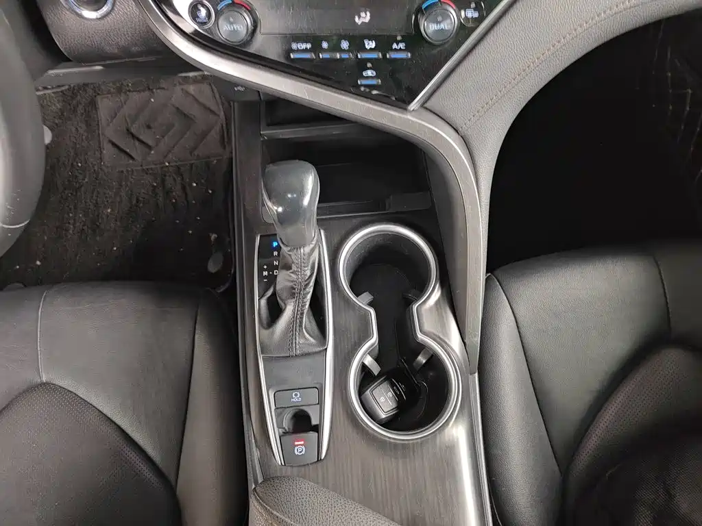 Toyota Camry 2021 — фото 14