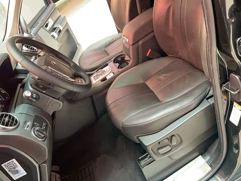 Land Rover Discovery 2016 — фото 12