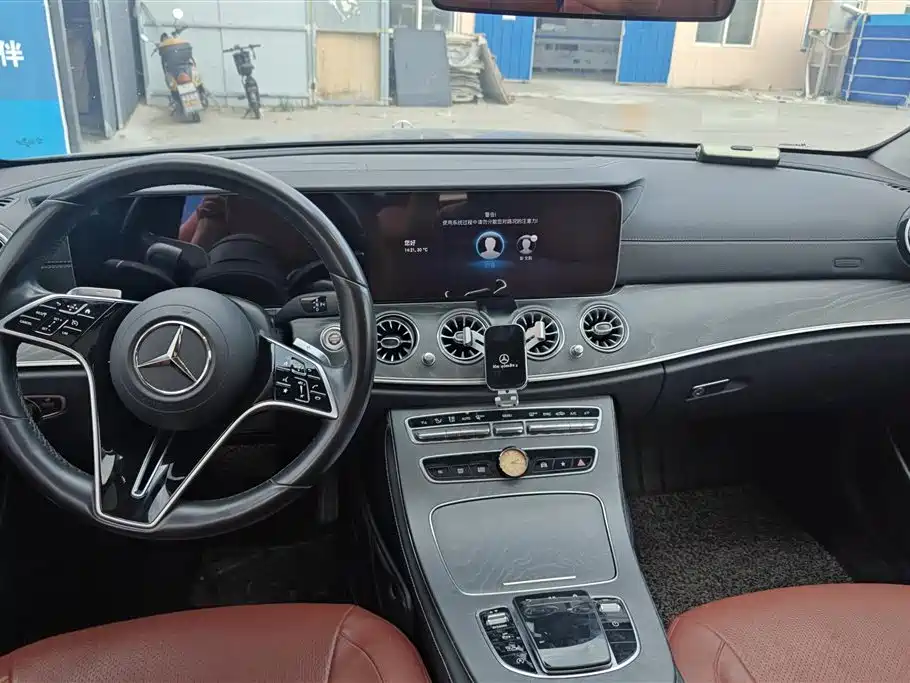 Mercedes-Benz E-Class 2023 — фото 13
