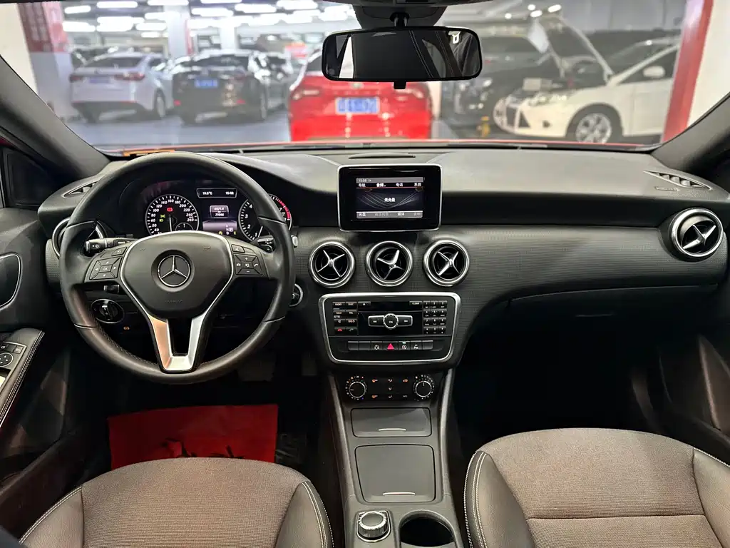Mercedes-Benz A-Class 2016 — фото 9