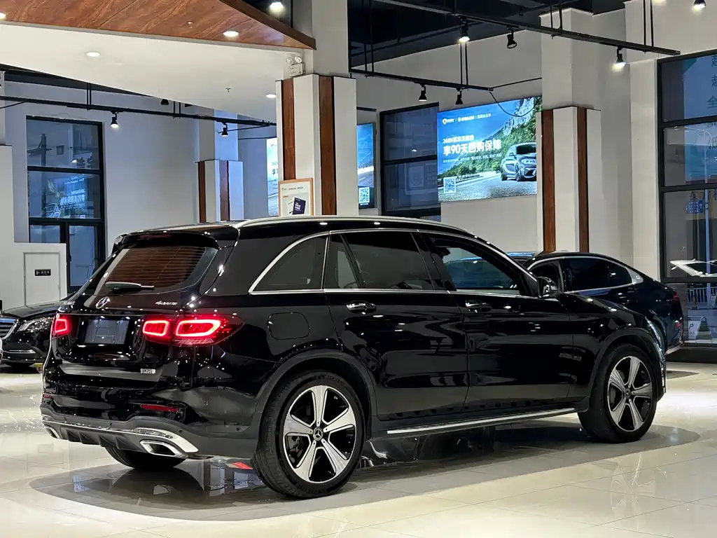 Mercedes-Benz GLC 2020 — фото 30