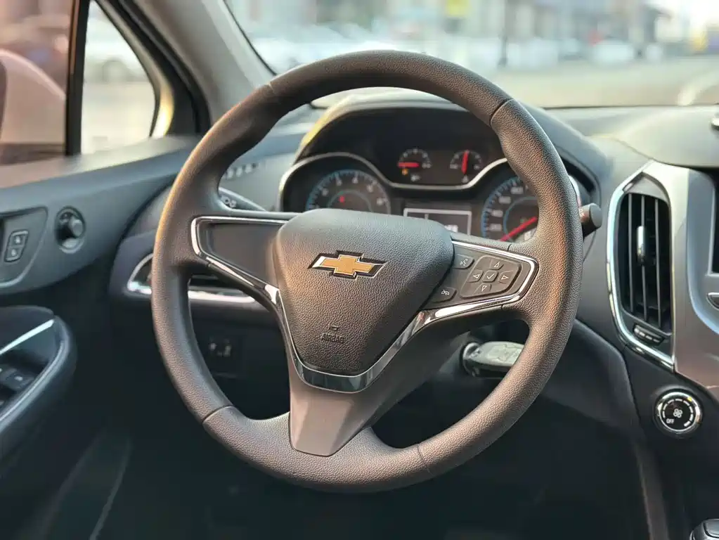 Chevrolet Cruze 2017 — фото 11