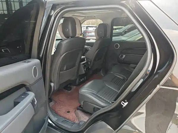 Land Rover Discovery 2024
