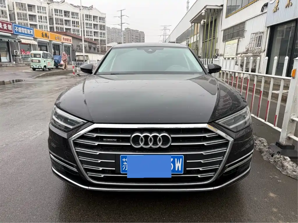 Audi A8 2022 — фото 2