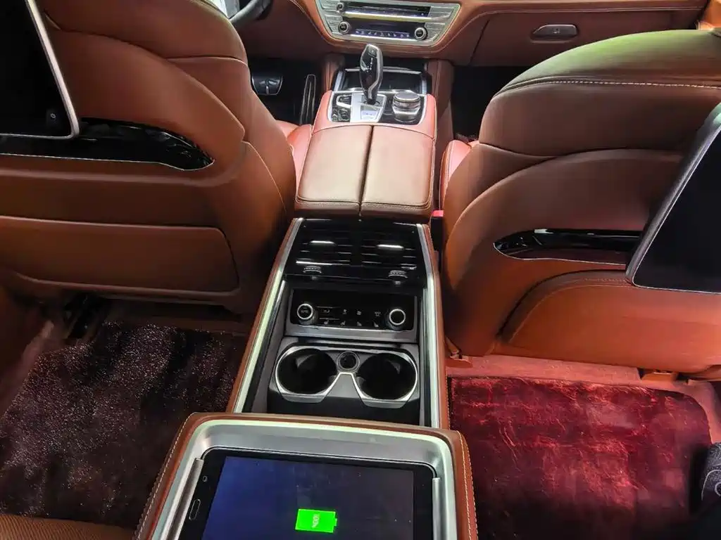 BMW 7 Series 2019 — фото 8