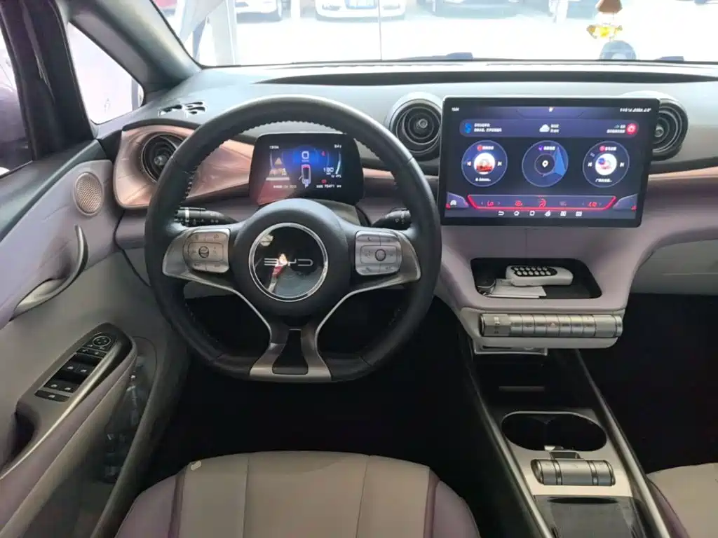BYD Dolphin 2022 — фото 11