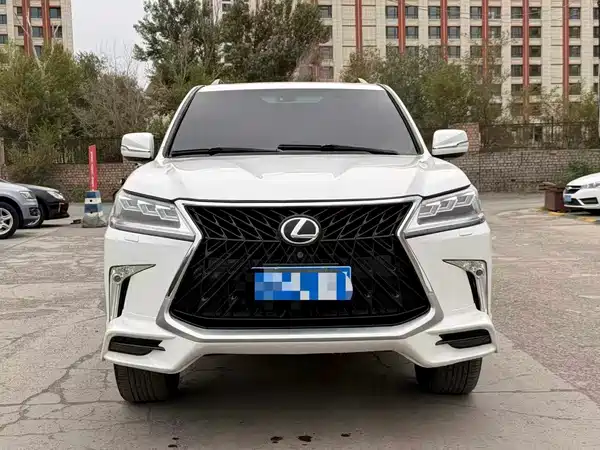 Lexus LX 2011