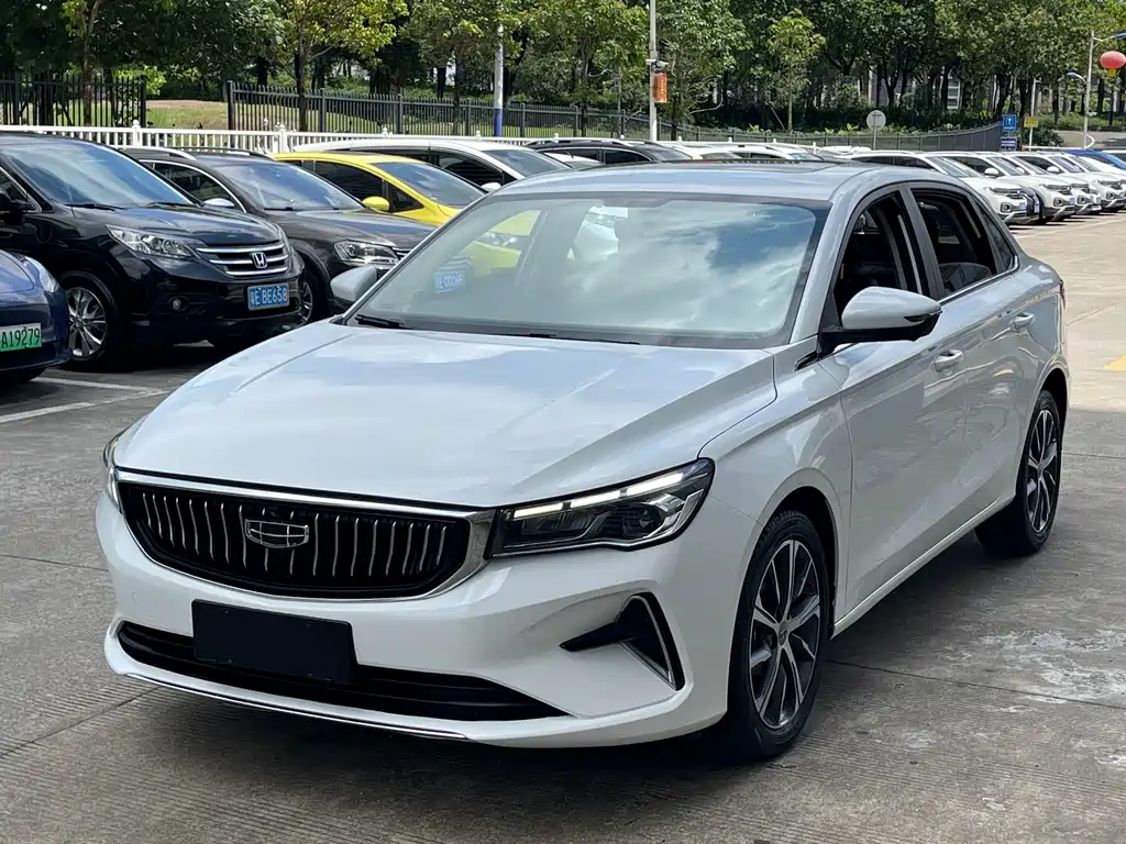 Geely Emgrand 2022