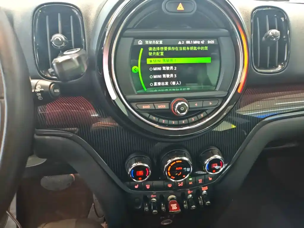 MINI Countryman 2018 — фото 13