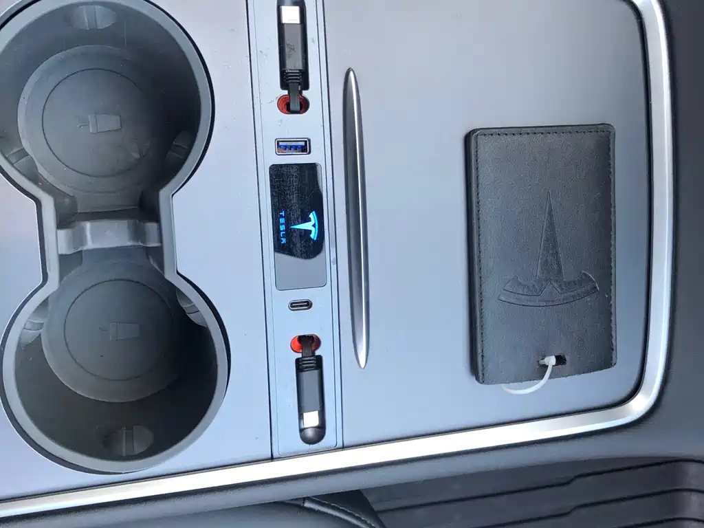 Tesla Model Y 2023 — фото 10